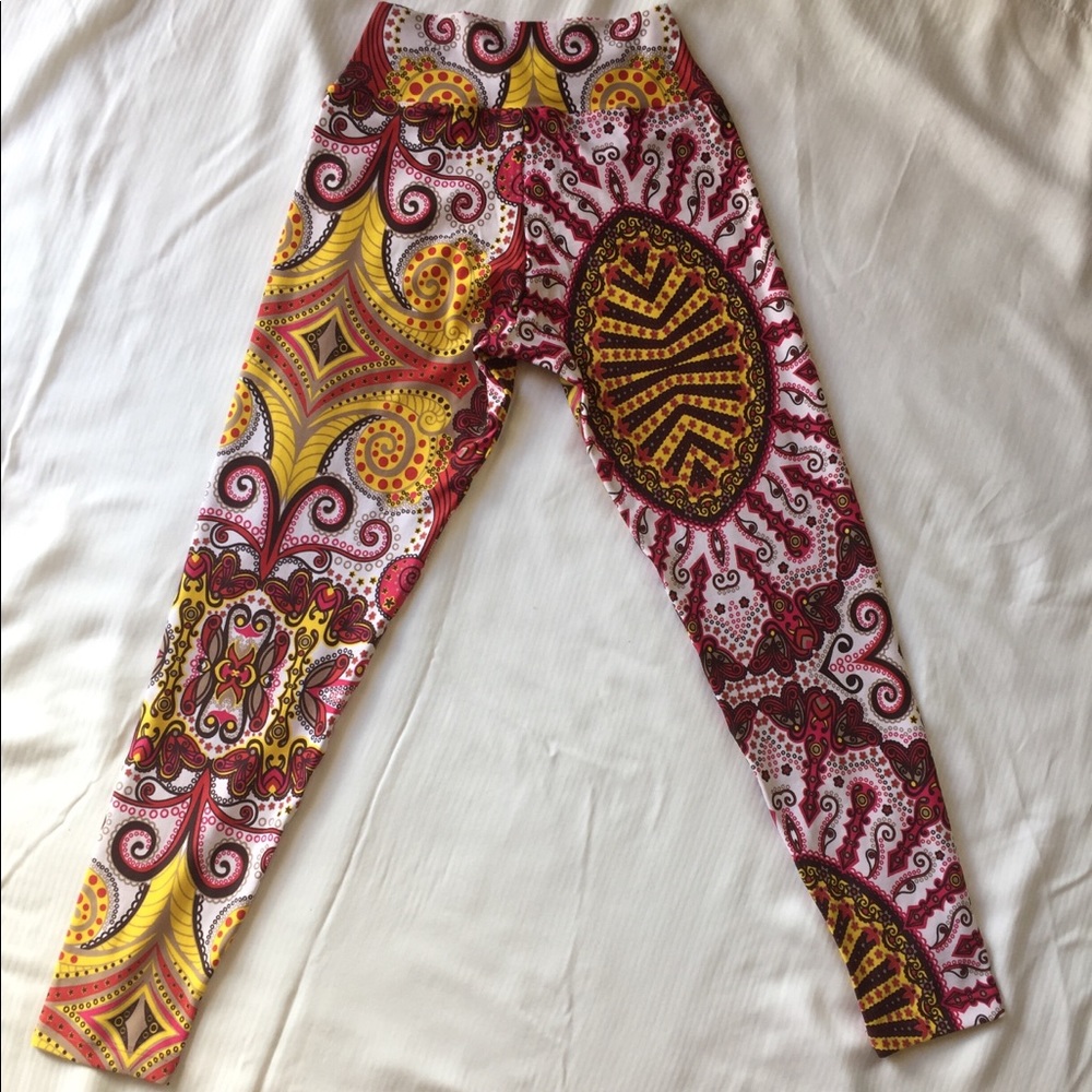 Pink and yellow paisley patterned leggings with a 3” wide waist band - Picture 3 of 4
